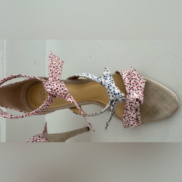 Alexander Birman | Size 6 | 4.25" Heel | Worn item - Picture 3 of 6